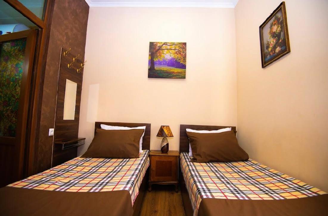 U Ashota Hotel Ереван Екстериор снимка