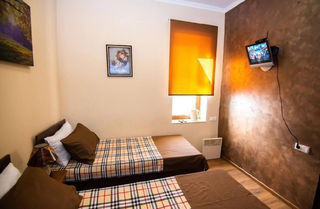 U Ashota Hotel Ереван Екстериор снимка