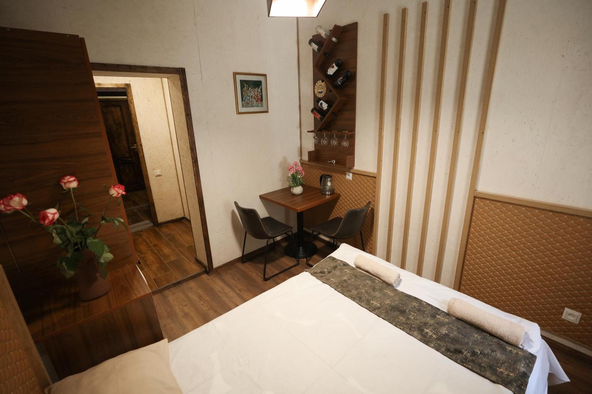 U Ashota Hotel Ереван Екстериор снимка