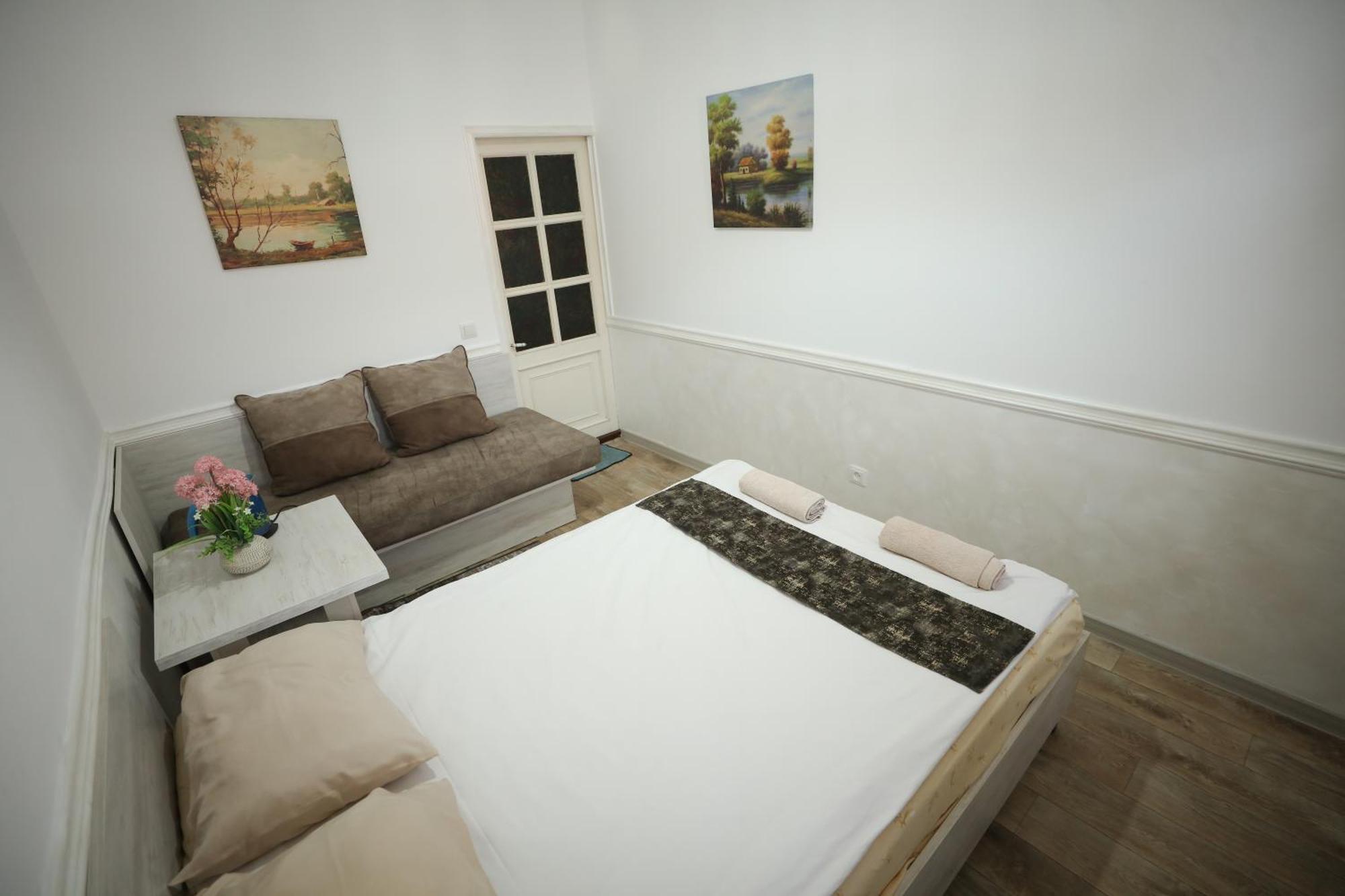 U Ashota Hotel Ереван Екстериор снимка