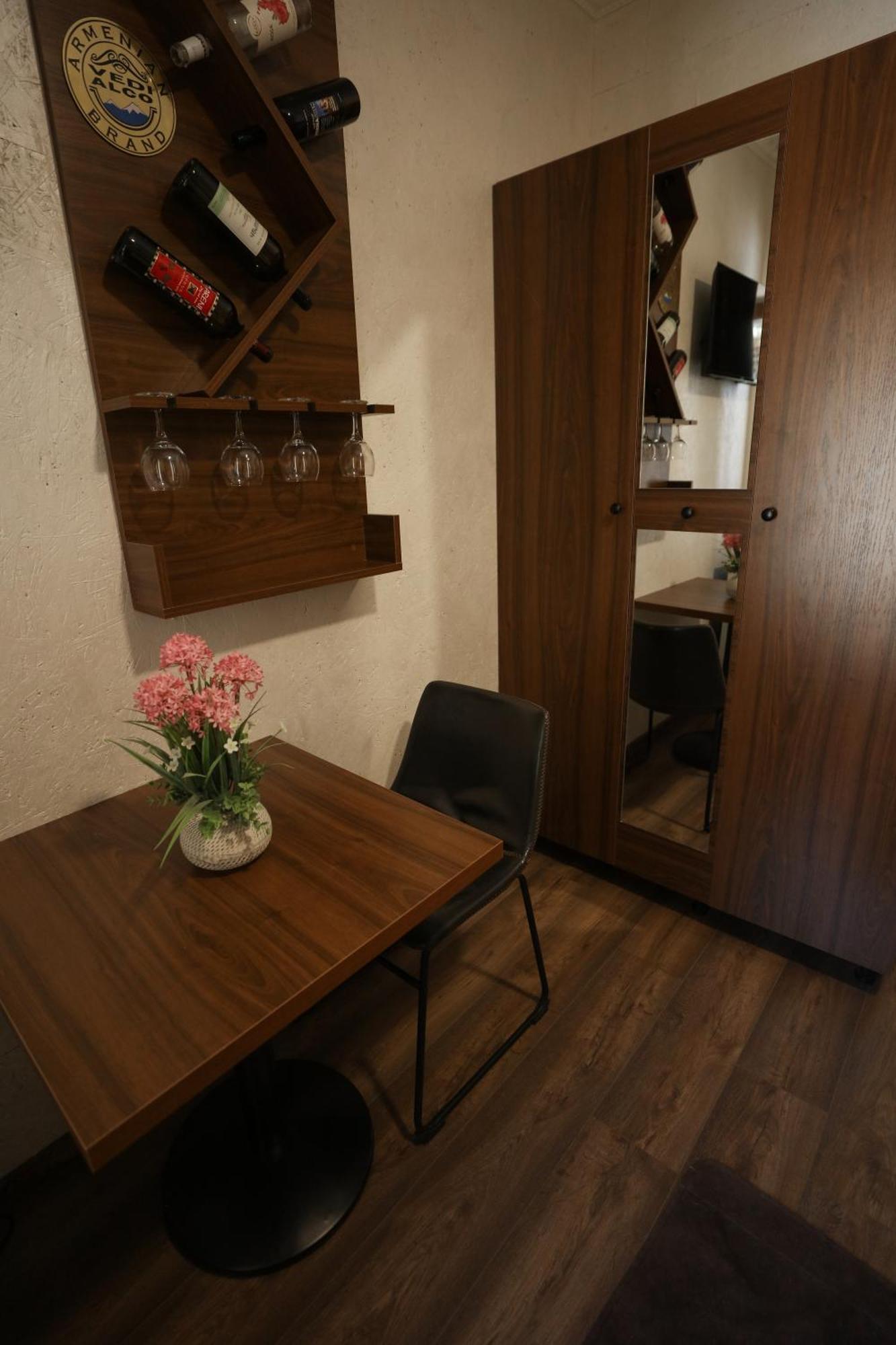 U Ashota Hotel Ереван Екстериор снимка